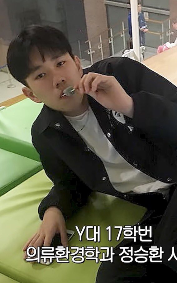 daeny🌙 khh tweet media