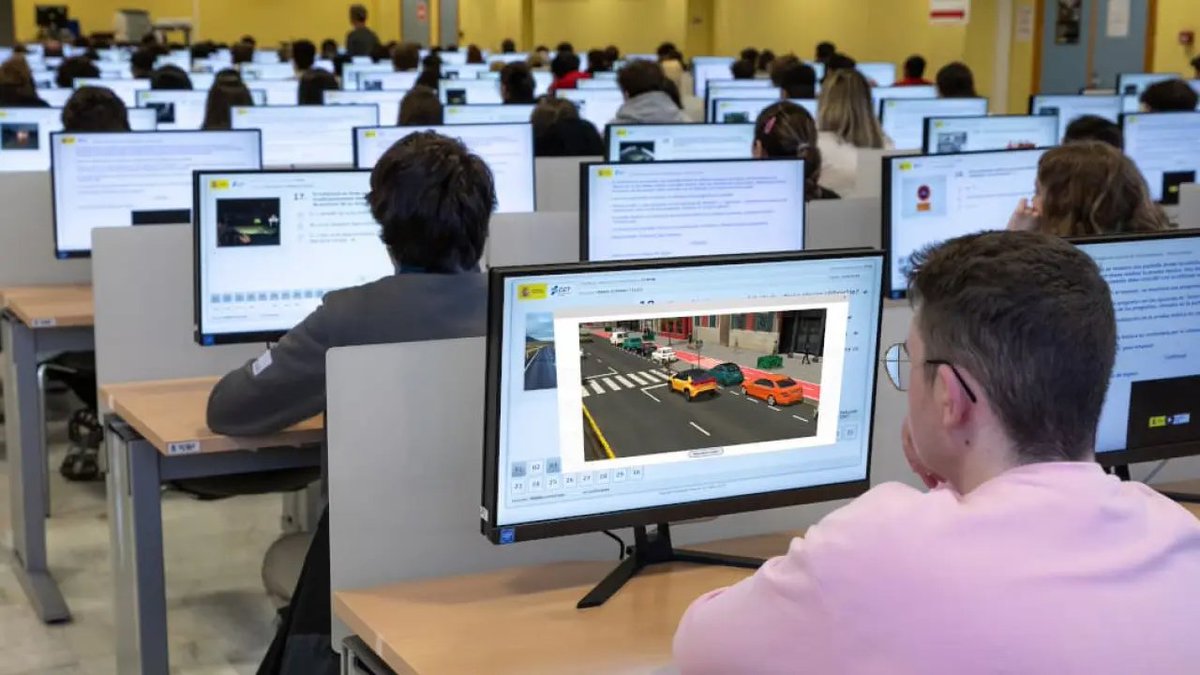 El Becario tweet media