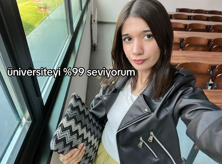 only cringe post tweet media