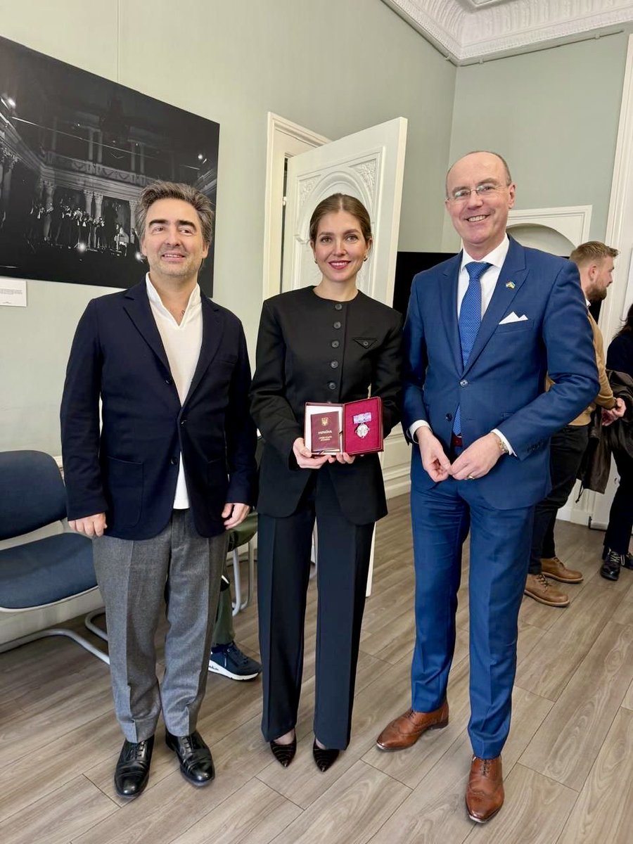 Karel Burger Dirven tweet media