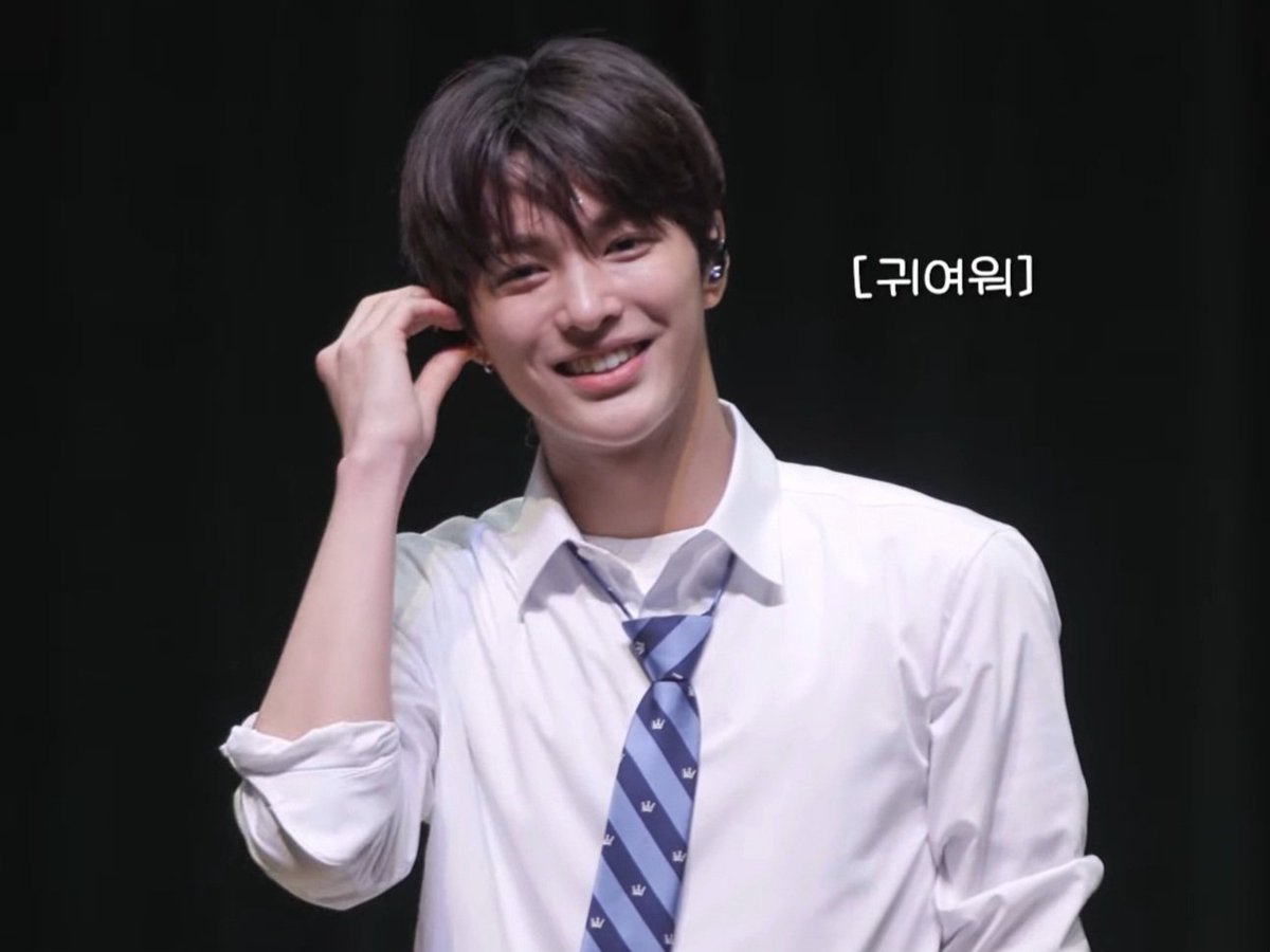 દᵕ̈૩ tweet media