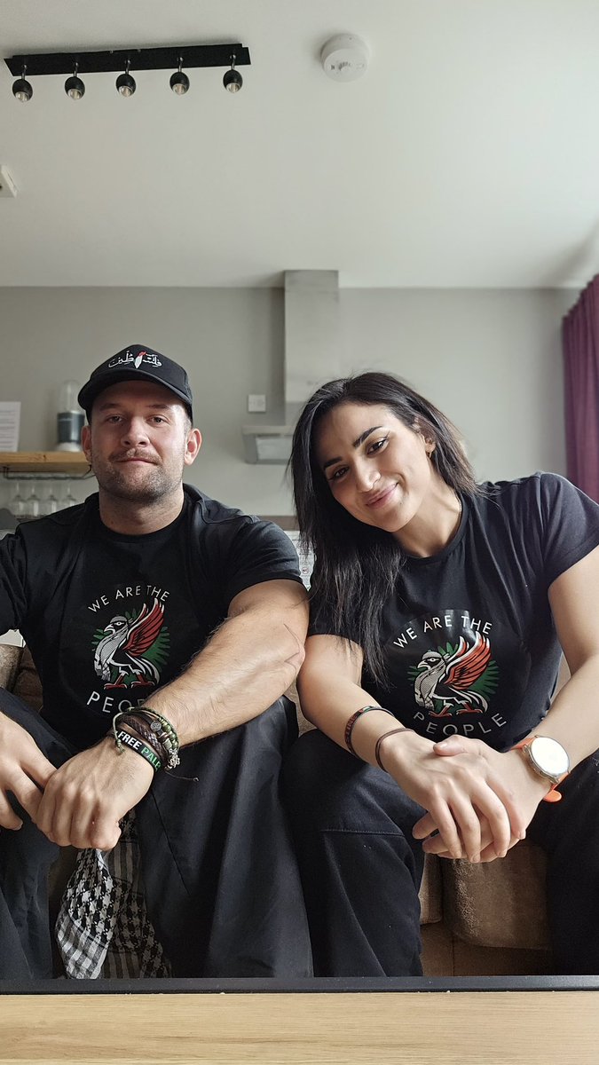 J ☝🏼🔻 tweet media