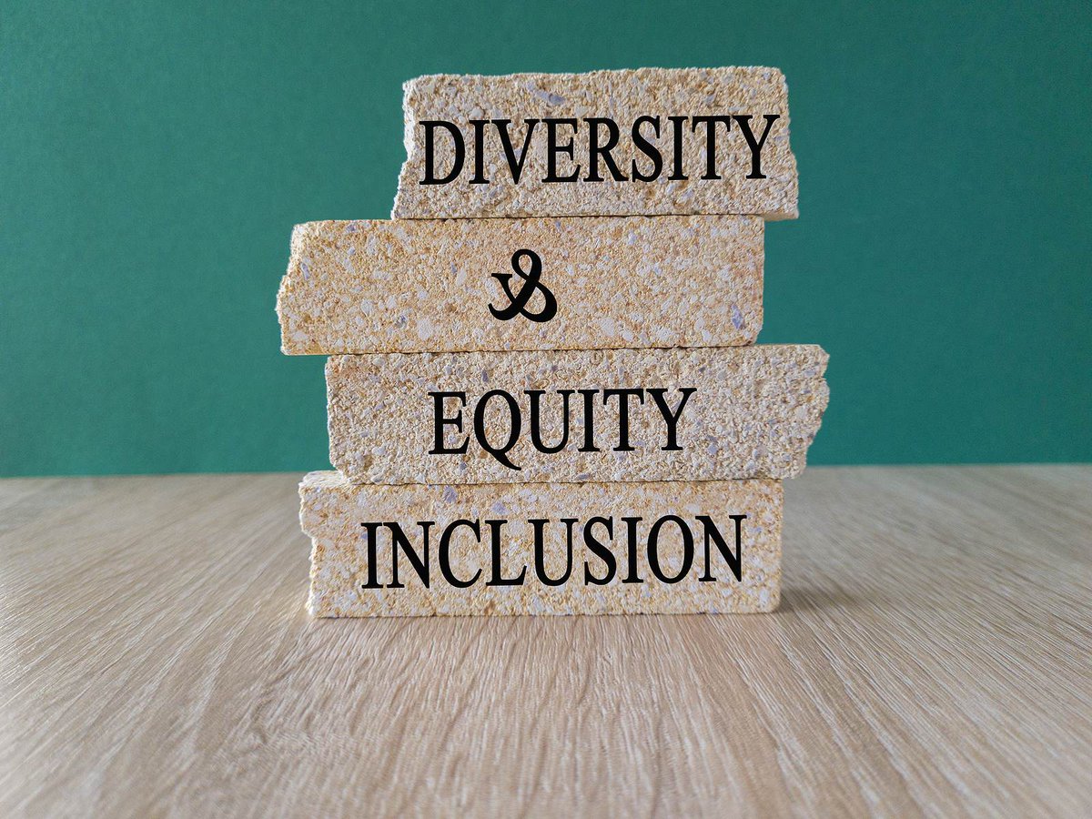 natlawreview's tweet image. New EO Targets Federal Contractor DEI Practices, Signals Increased Enforcement Activity natlawreview.com/article/new-eo… #Contractors #Rights #Laws @adrianflorido