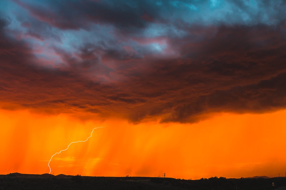 LoriGraceWX tweet media