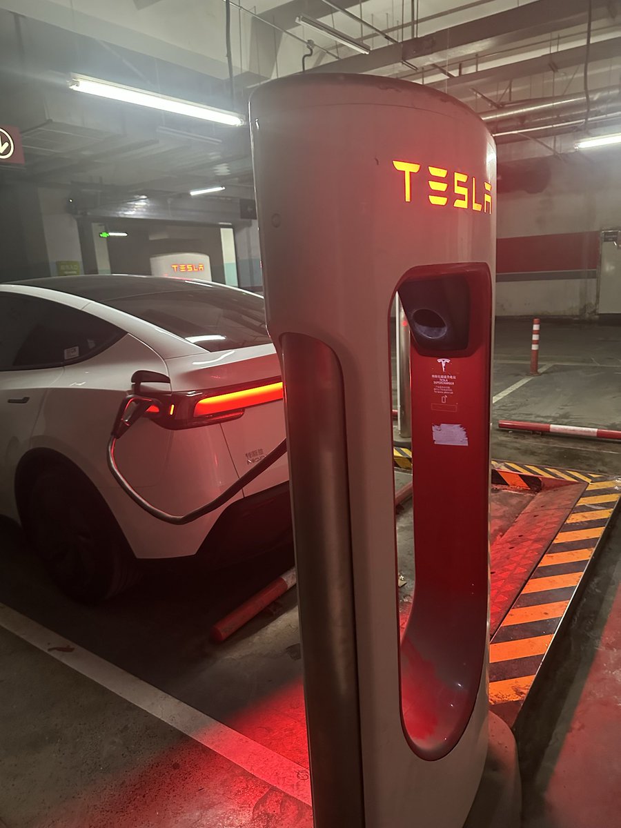 PapalaXiangCai's tweet photo. @elonmusk I have model Y https://t.co/AeBntWkxK4