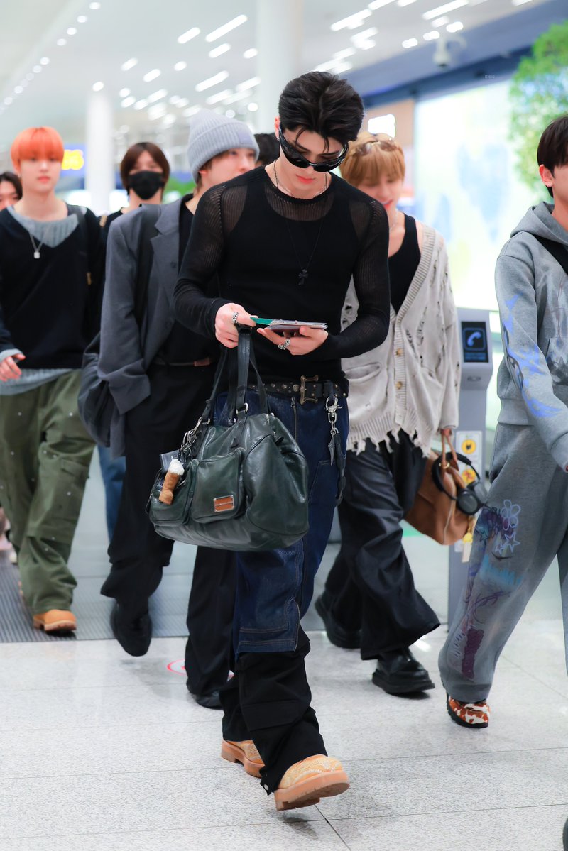 mero . . . 𖦹 tweet media