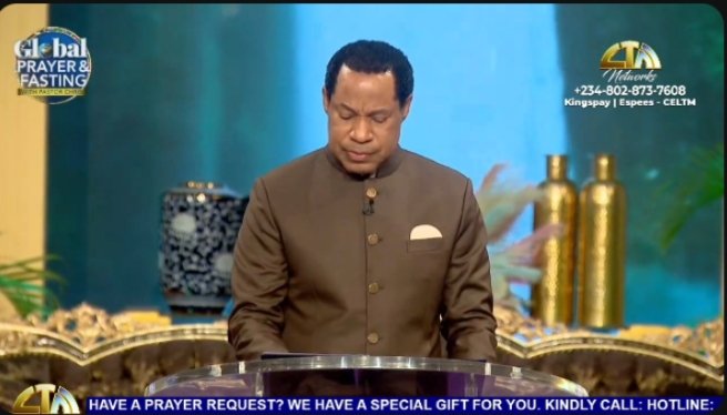 cloveworldtv's tweet photo. PASTOR CHRIS IS LIVE🔥

7️⃣ DAYS GLOBAL PRAYER AND FASTING - DAY 3️⃣🙏
Featuring Your Loveworld Specials Season 1️⃣2️⃣ Phase 3️⃣

Participate using 
https://t.co/VjuIwTEvxT

#cLoveworld
 #manifestation
#YLWSeason12Phase3
#GPAF
#teenagegirls https://t.co/efKJe57sU5