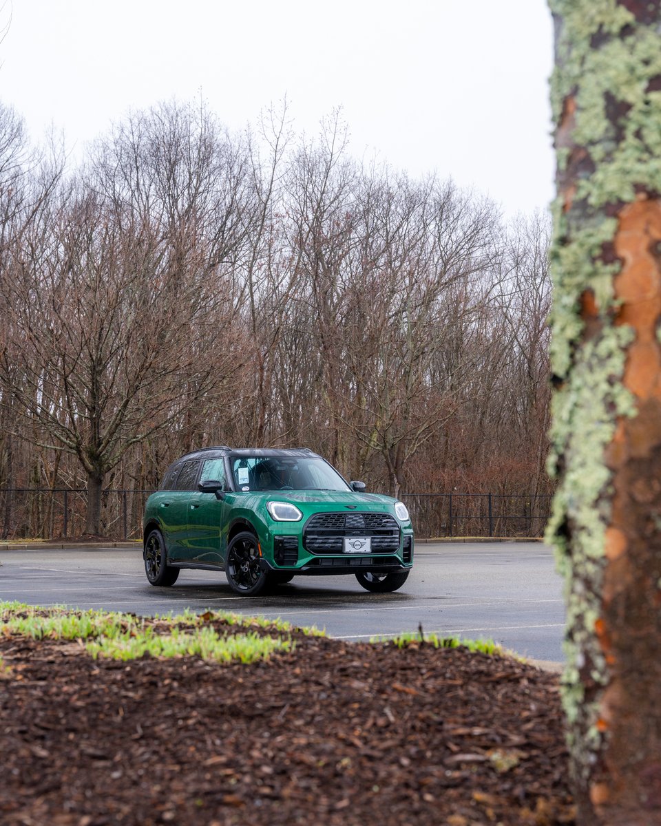 MINI_Warwick's tweet image. Looking for your next summer ride? ☀️ The 2026 MINI Countryman is the perfect combination of comfort, style, and versatility for every summer adventure ahead. Wherever the season takes you, the Countryman is ready for the ride. #MINI #MINIOfWarwick