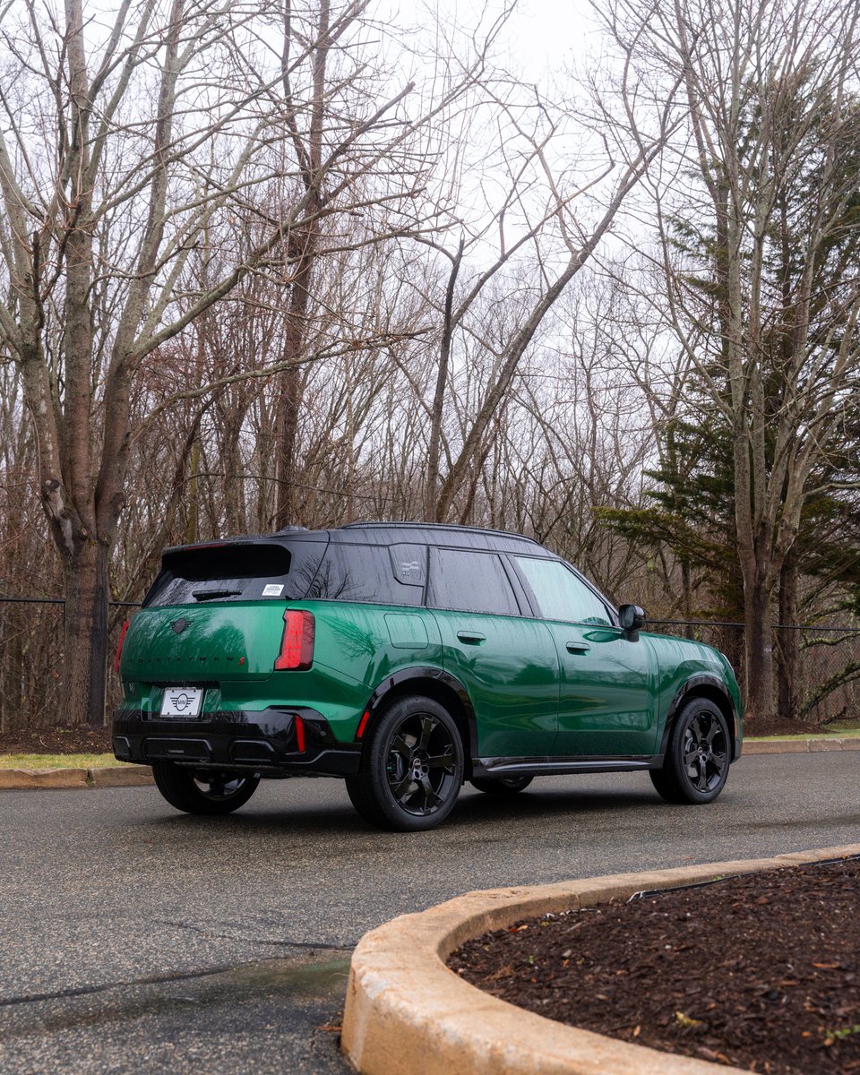 MINI_Warwick's tweet image. Looking for your next summer ride? ☀️ The 2026 MINI Countryman is the perfect combination of comfort, style, and versatility for every summer adventure ahead. Wherever the season takes you, the Countryman is ready for the ride. #MINI #MINIOfWarwick