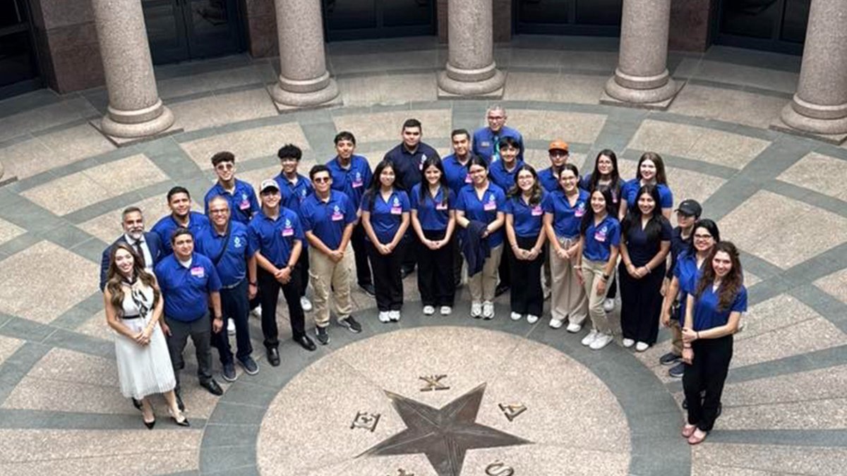 Radio_Zocalo's tweet image. ‘Guerreros del Agua’ de Eagle Pass visitan Austin
radiozocalo.com.mx/692782/
#AustinTx #GuerrerosDelAgua #EaglePass