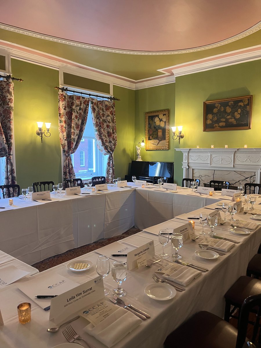 CCAPolicy's tweet image. 🌱 In Washington, DC, #CCAP convened a policy dinner with funders to explore the #ClimateFinance gap slowing scalable #waste solutions to reduce #methane.

Part of ongoing work under @RecycOrganics &amp;amp; @environmentca! 

Recent "RO Insights Report" 👇

 ccap.org/post/report-im…