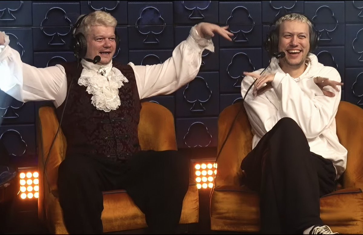 новенькая tweet media