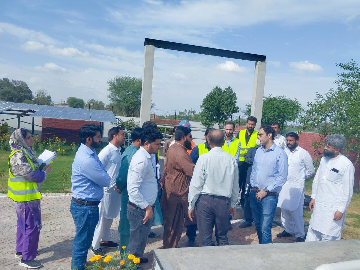 PRMSC_Official's tweet photo. Field visit to Tehsil Pakpattan by CEO Khurram Pervaiz with World Bank team.Reviewed water supply &amp; sewerage schemes, engaged with local communities, and issued directions to improve service delivery, billing, and sustainability through stronger monitoring &amp; public cooperation. https://t.co/AkPzyC2Qui