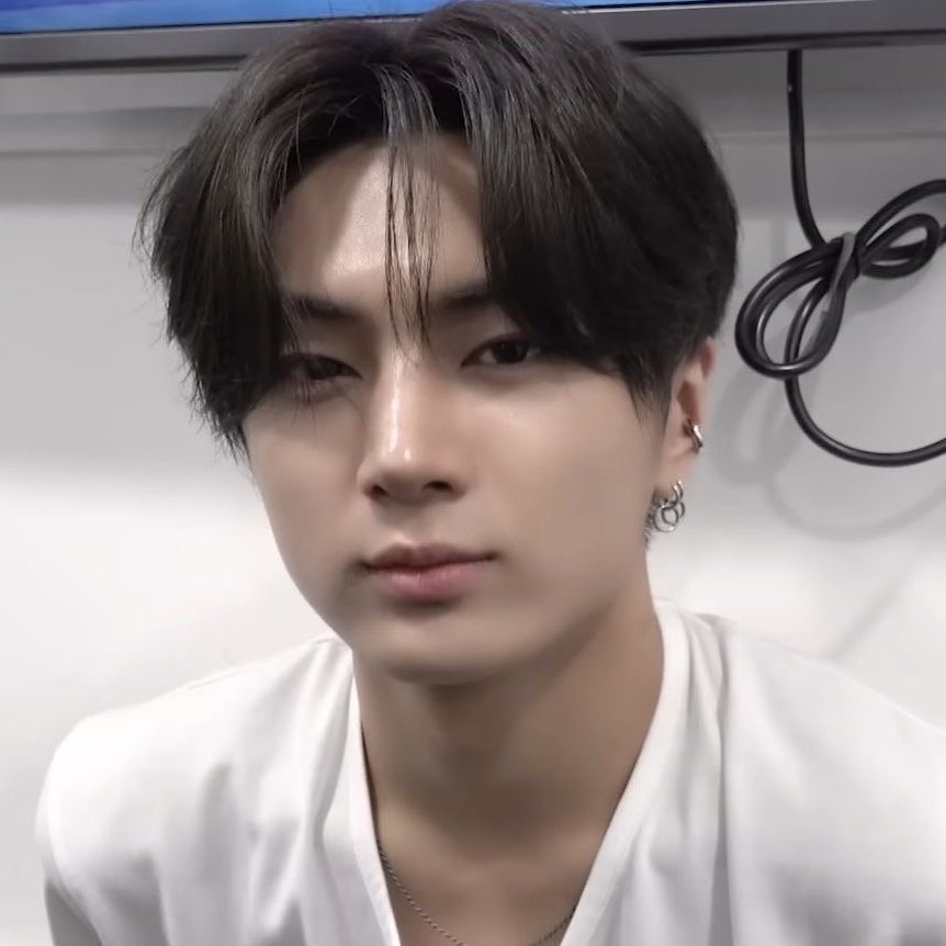 jay media⋆⭒˚.⋆ tweet media