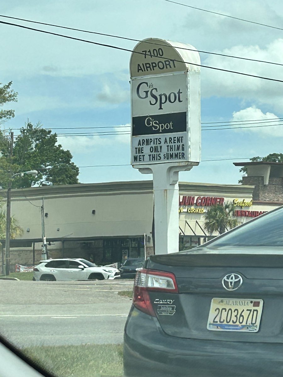 Slade?👧 tweet media