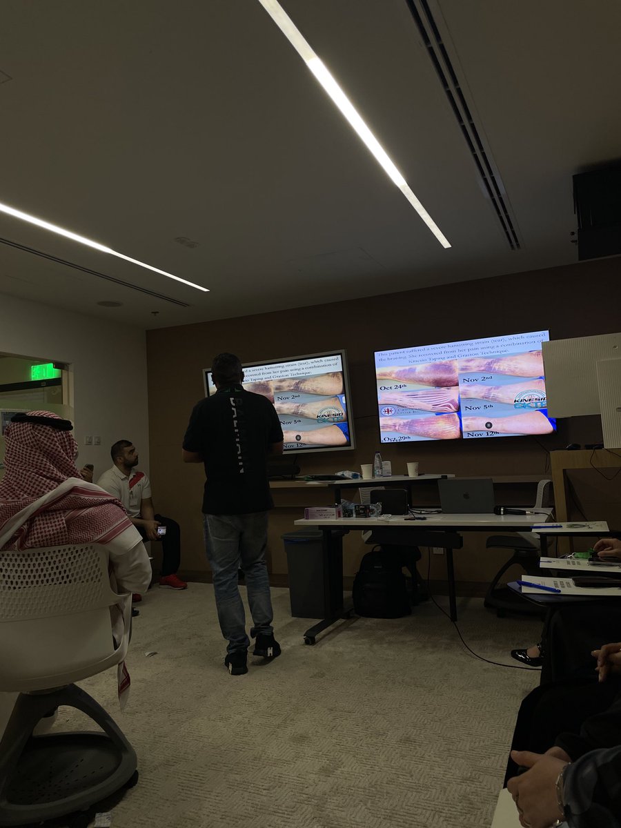 Na11liil's tweet photo. Grateful to have attended the Medical Taping workshop. 
Many thanks to Dr. Maher for the expert guidance and the practical insights provided ✨

#الطب_الرياضي https://t.co/LTHkjdGB4U