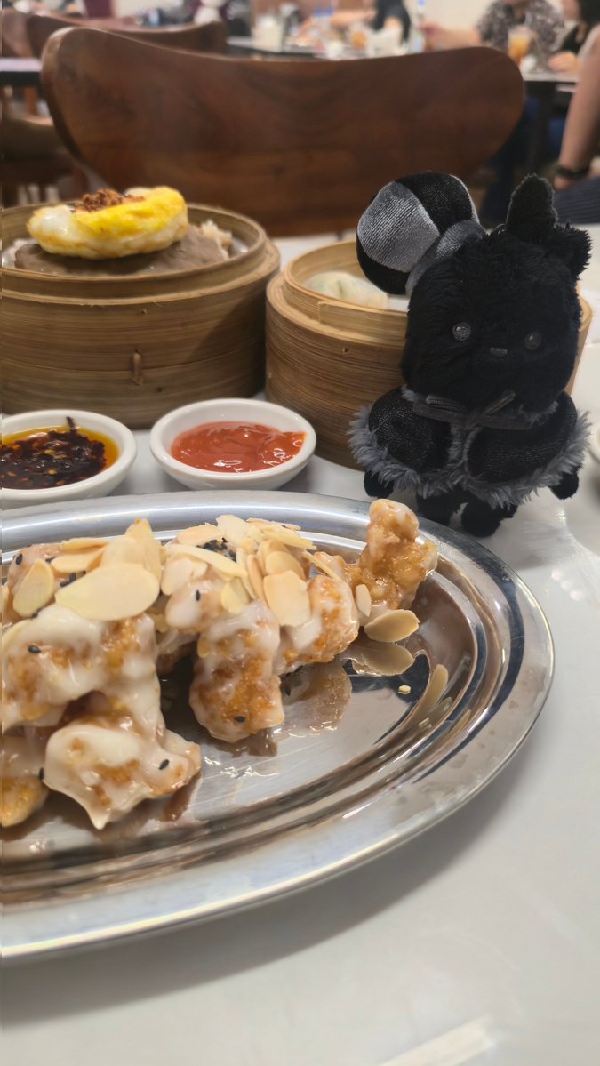 ris 🌺🌺 tweet media