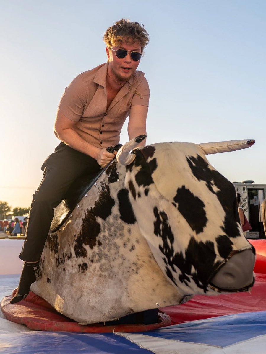 Get Involved - UH tweet media