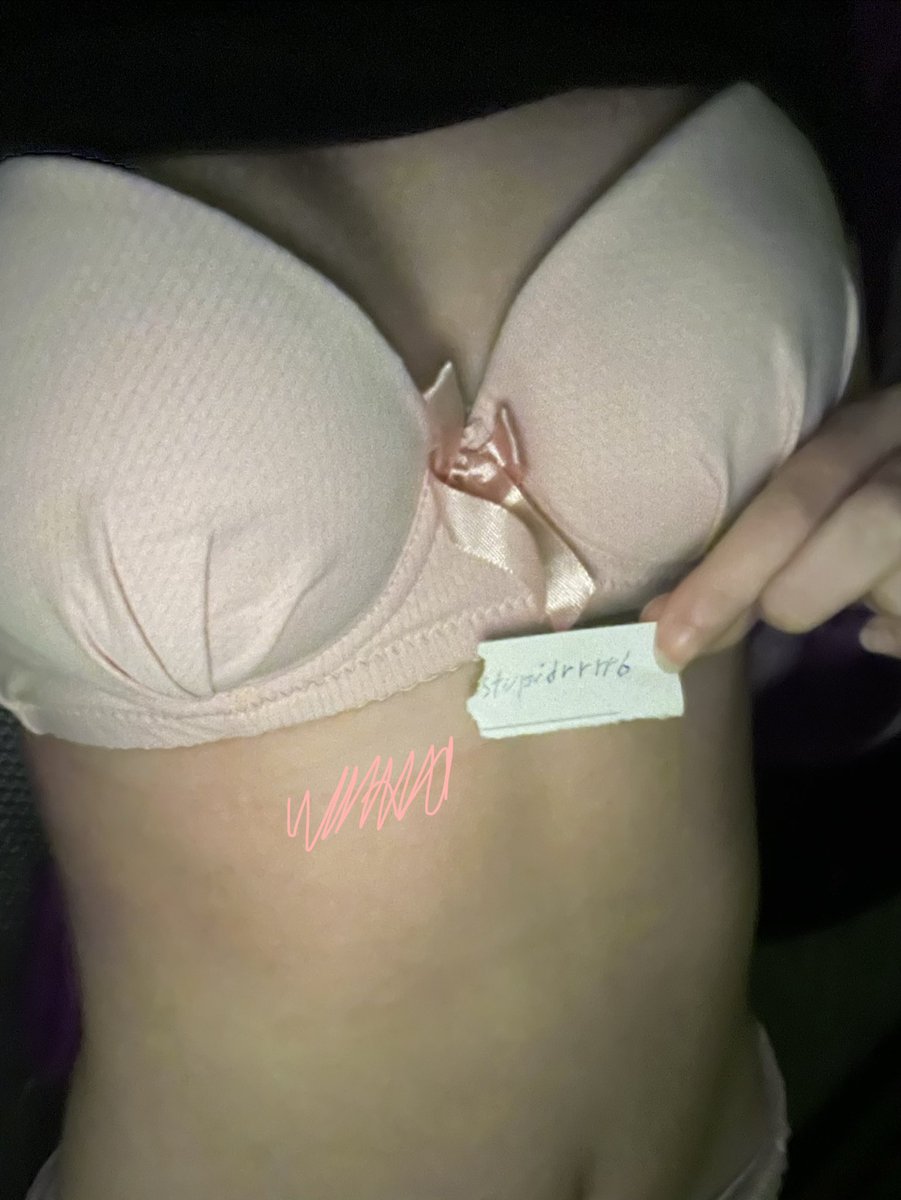 tiny slut tweet media