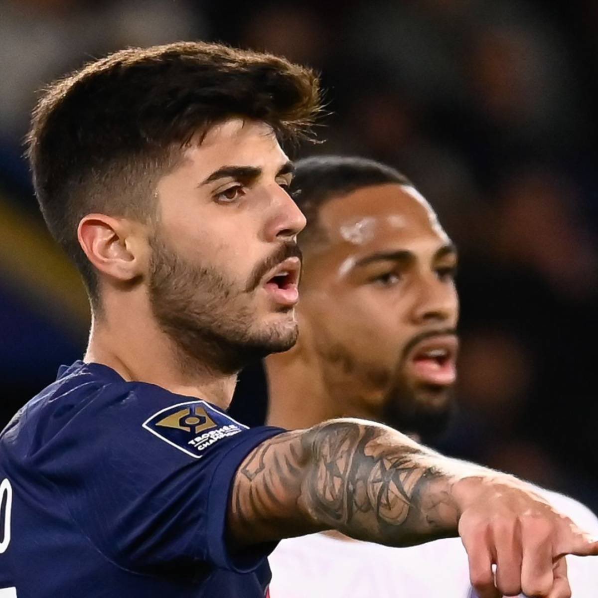 Media Parisien tweet media