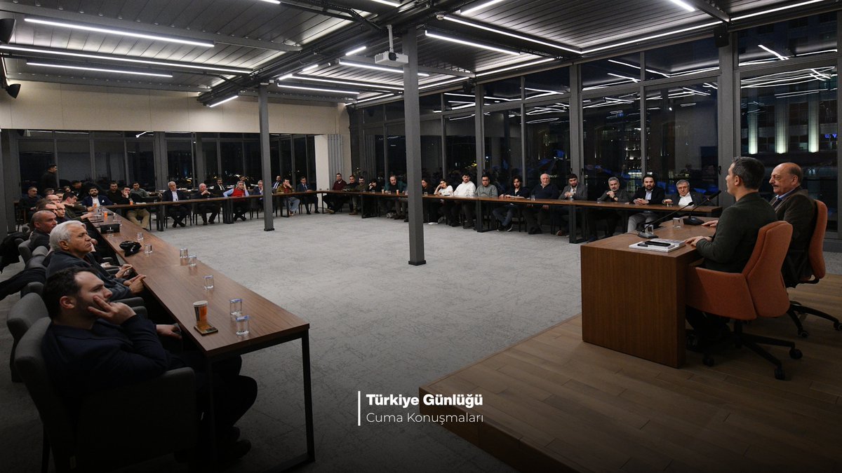 turkiyegunlugu's tweet photo. Dr. Muhammed Berdibek'in konuk olduğu "Cuma Konuşmaları" programımızda bu hafta "Mehdi'den Önce Devrimden Sonra İran" konusu işlendi. Tüm katılımcılarımıza ilgileri için teşekkür ederiz.

#türkiyegünlüğü #cumakonuşmaları #iran https://t.co/IA2waKl3Om