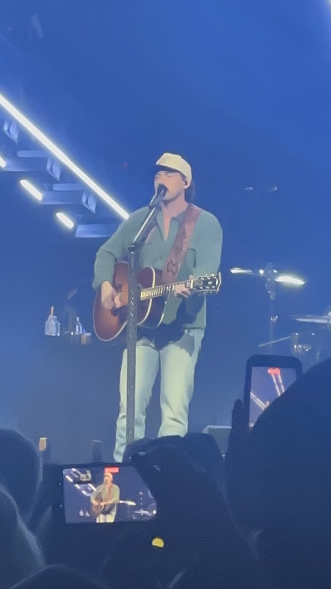 RHester1789's tweet photo. Hell of a night! Thank you so much again @SIRIUSXM @ThePinnacleNash @MorganWallen @ellalangleymsic https://t.co/qQD0V2FYjH
