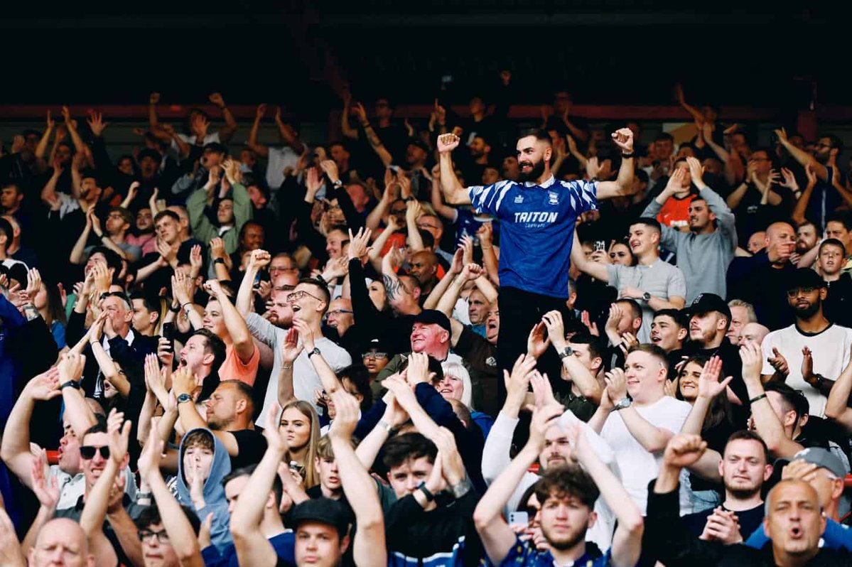 League Devotion tweet media