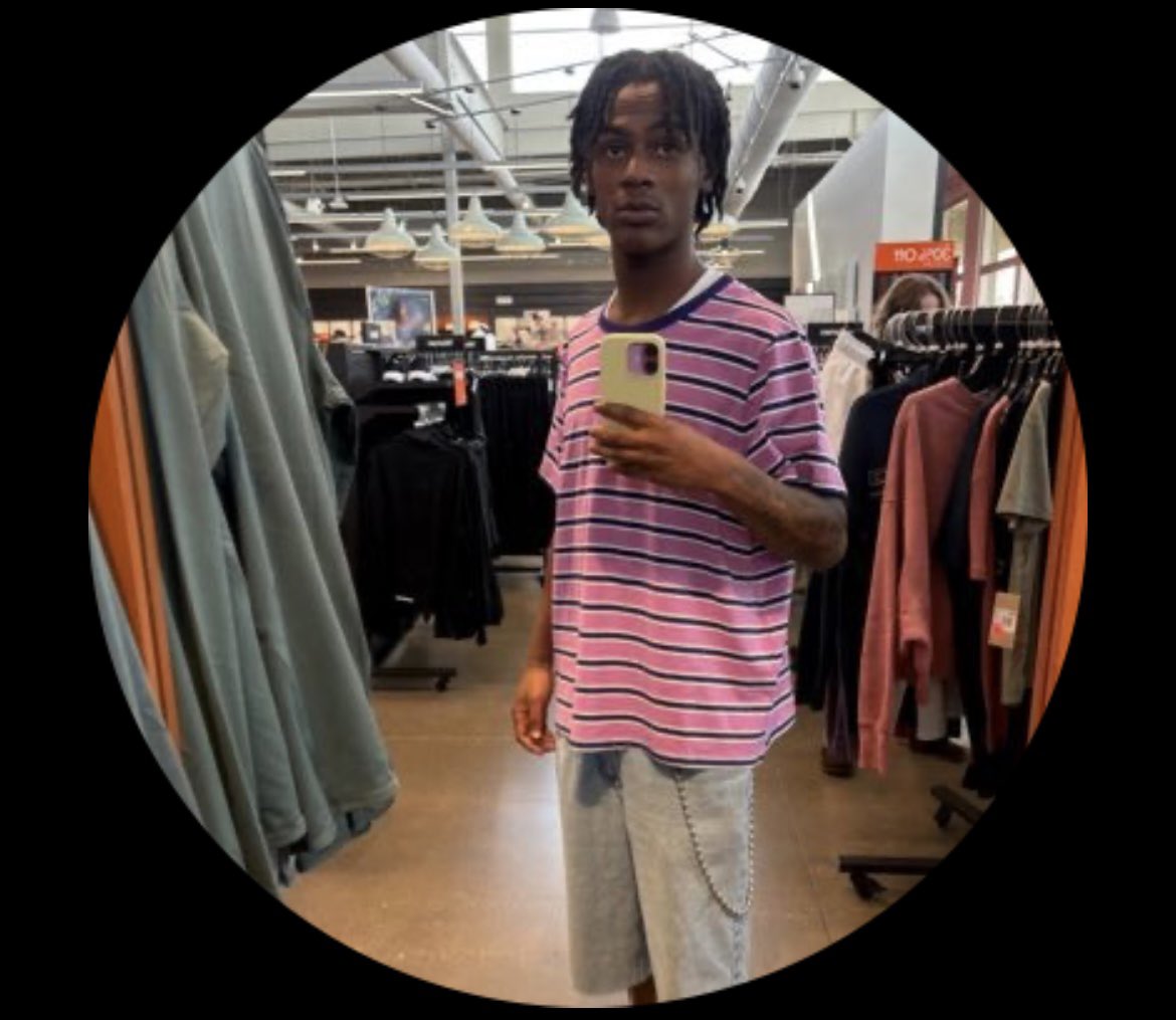 elite_ease tweet media