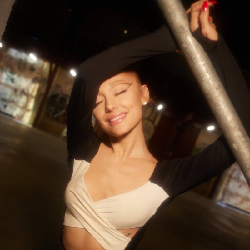 eternal sunshine tour reports tweet media