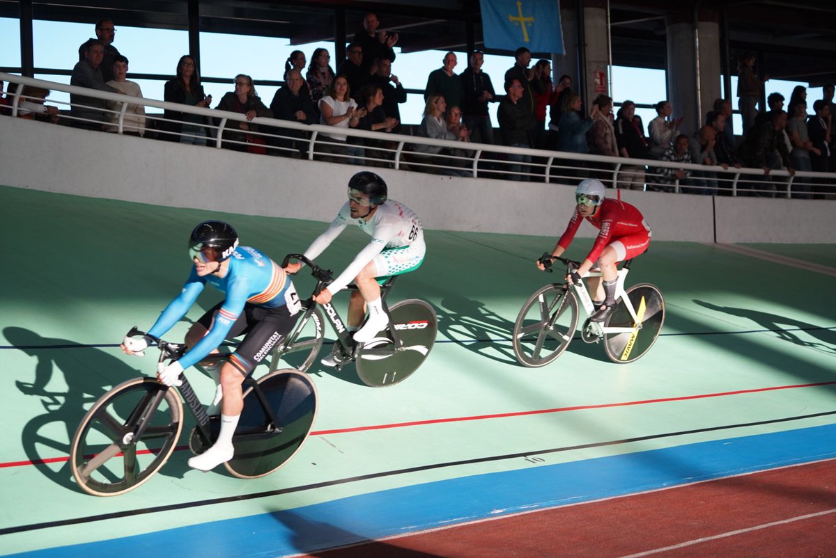 Real Federación Española de Ciclismo tweet media