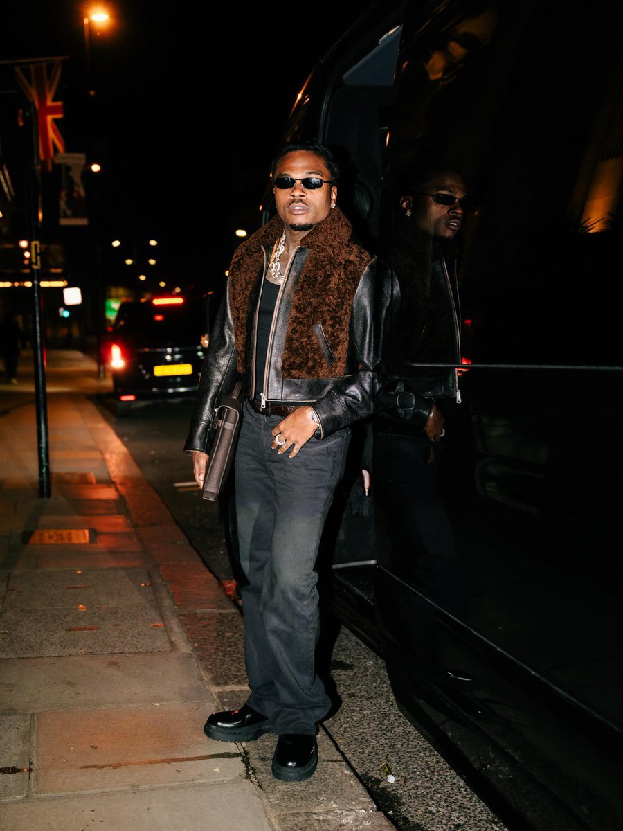 WatsUpTV's tweet image. 🚨 Gunna Sets the Bar With Elite Fashion Drip.

📸: gunna

#WatsUpTV #datsWatsUp  #Gunna