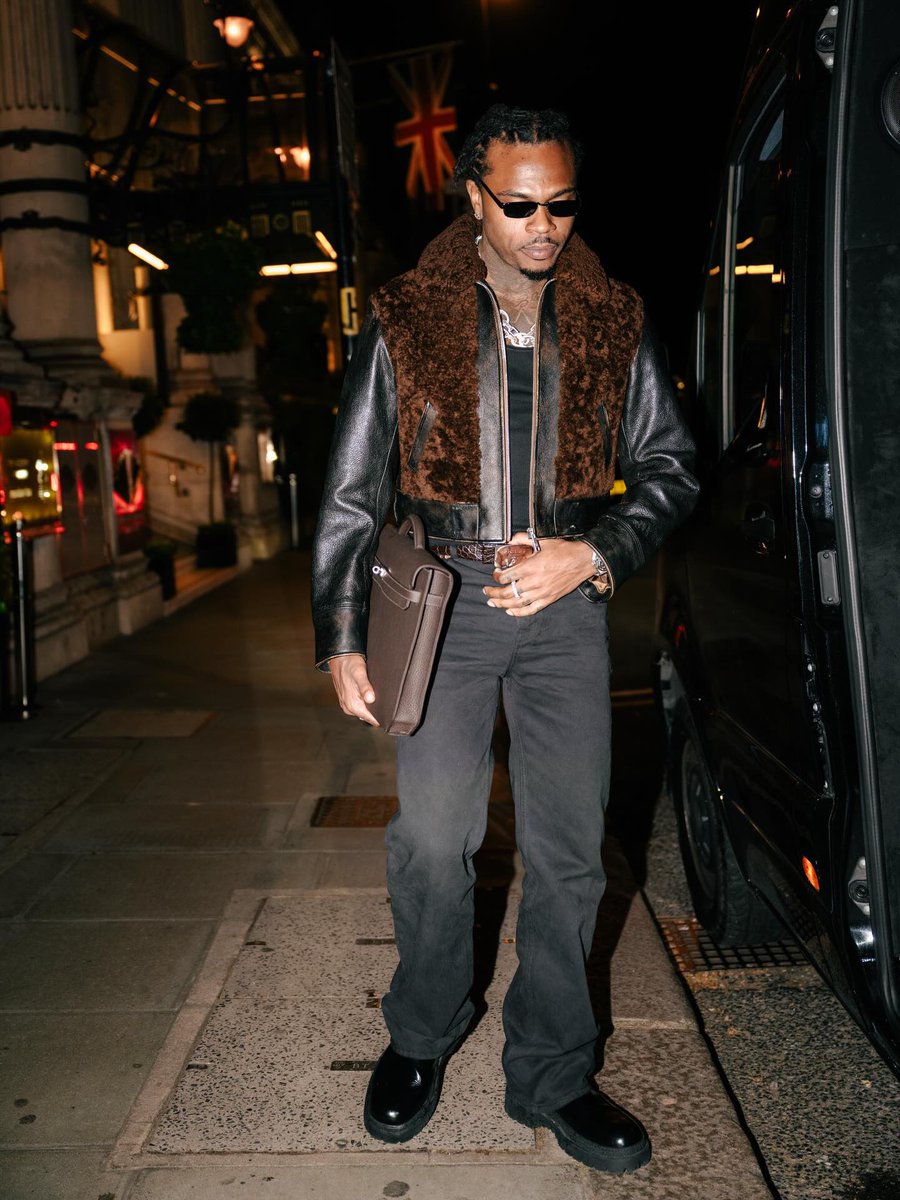 WatsUpTV's tweet image. 🚨 Gunna Sets the Bar With Elite Fashion Drip.

📸: gunna

#WatsUpTV #datsWatsUp  #Gunna