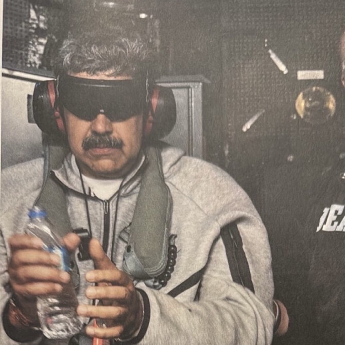 Miraflores Al Momento Respuesta Rápida Parody tweet media