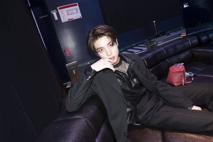 ( ̄。 ̄ノ)ノ tweet media