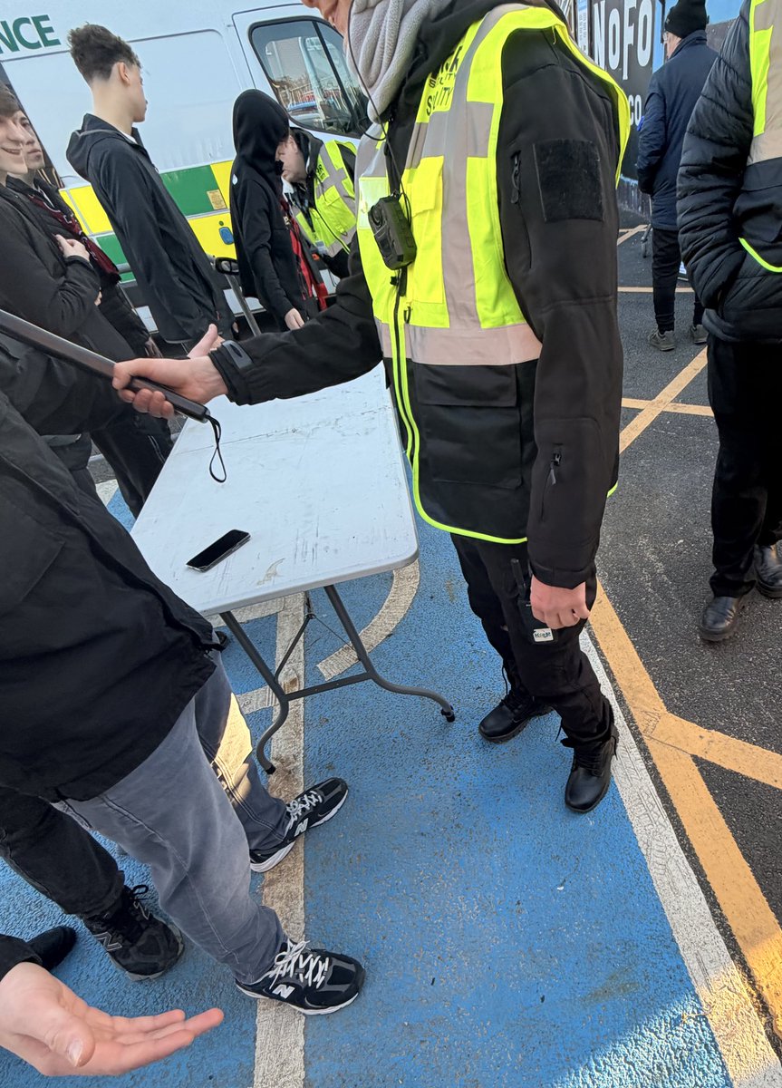 JC_1890_'s tweet photo. They’ve certainly upped security and searches going into the Drogheda away end. https://t.co/91E8g3Abcy