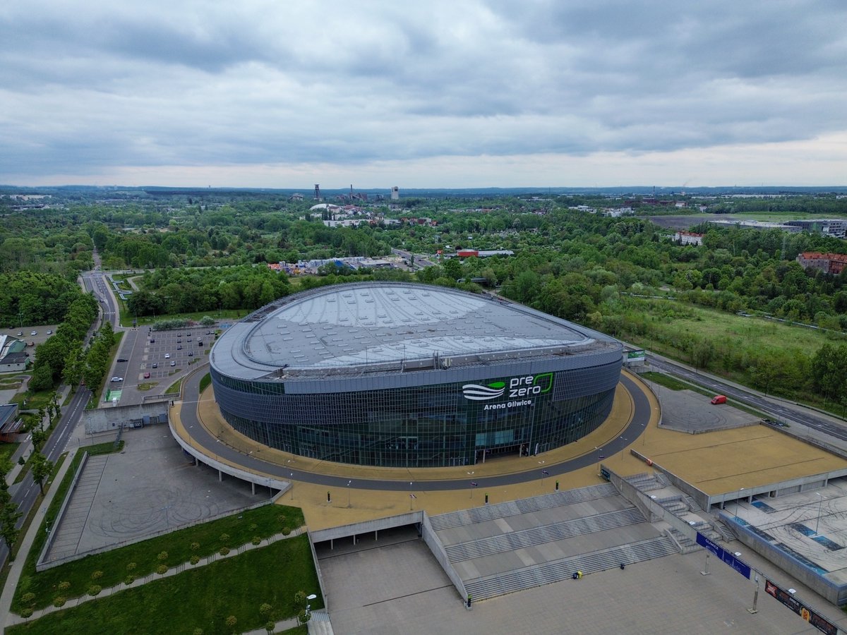 World Tomlinson tweet media