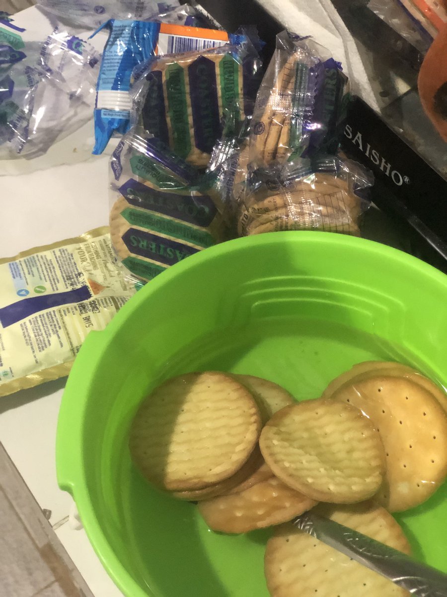 ᴢᴇʟɪq Is ALONE ♪♪💙 tweet media