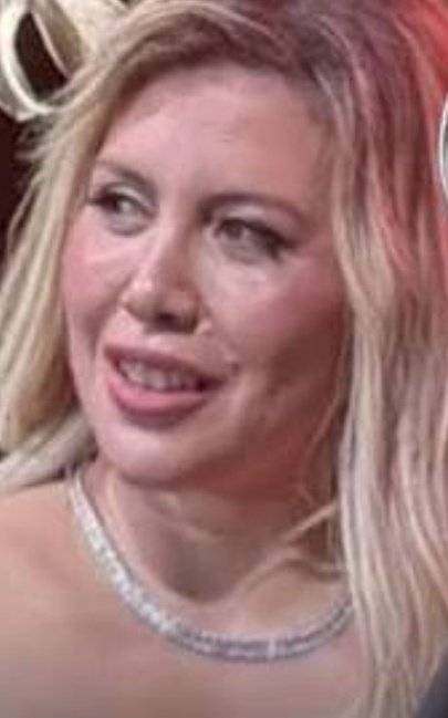 Con razón la mina se la pasa en only fans  , en el puterio, este tipo se la pasa roncando siempre  hasta en vacaciones, jajajajjajaja 
Ya quisieras la cara que se puso.. , pero nada, le tocaría conformarse con la que  tiene y eso que tiene retoques estéticos.
#WandaNadieTeCree