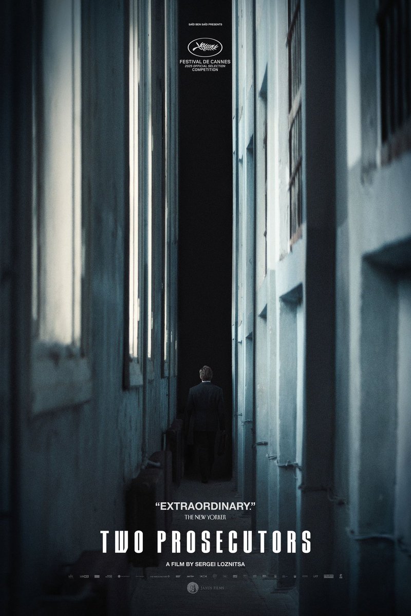 #두검사 이유있는 몰락, 독재자들도 구원해줄순 없어. 햇병아리 검사가 의문의 쪽지를 건내받으며 벌어지는 이야기. 구 소련시대에 야만을 넘어 말도 안되는 시절의 상황이 벌어집니다. 정의가 실종된 소련과 지금 러시아의 상황이 크게 다르지 않죠. 예상 가능한 결말. 그럼에도 씁쓸함이 가득하죠.