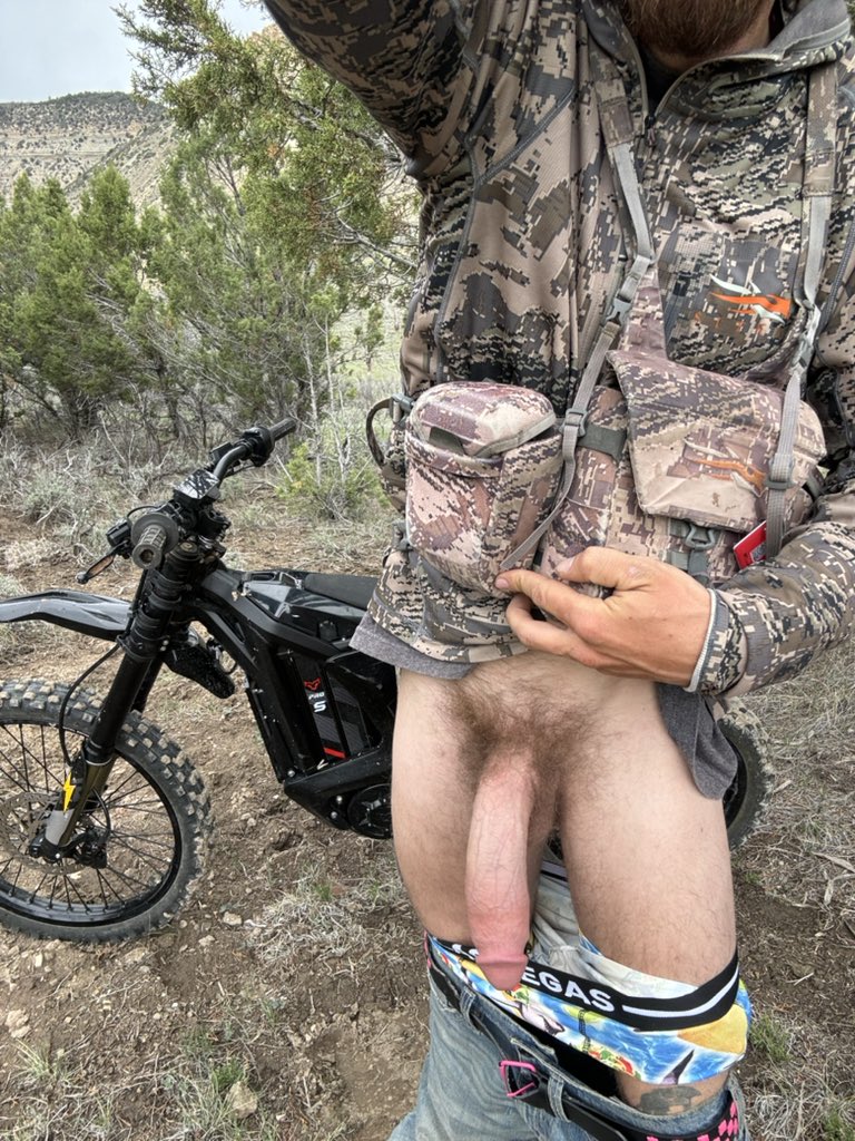 teepee_77's tweet photo. How it hangs while I’m rippin my dirt bike 😜

https://t.co/F2Iy0jGchG https://t.co/zW8BAUFZoY