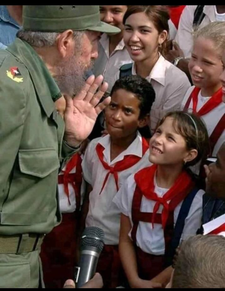 #FidelPorSiempre: “Esta Revolución es la Revolución de nuestro pueblo; es la Revolución de nuestros jóvenes; es la Revolución de nuestros estudiantes. Juntos la hicimos. Juntos la defendemos.” 
#100AñosConFidel <a href="/DiazCanelB/">Miguel Díaz-Canel Bermúdez</a>
<a href="/DrRobertoMOjeda/">Dr. Roberto Morales Ojeda</a>