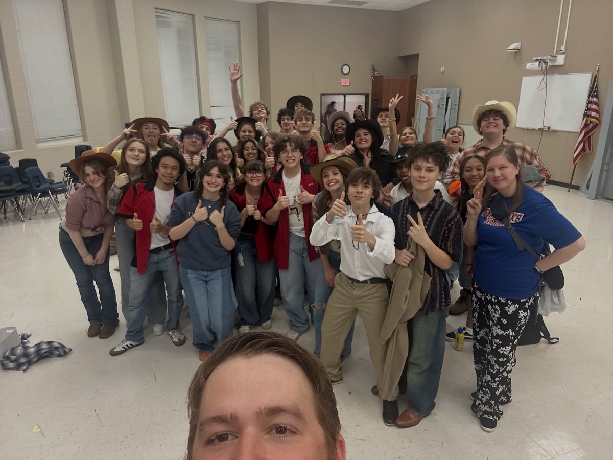 TWHSImprov's tweet photo. THANK YOU!! To everyone who came out to the Improv show! We raised a grand total 1100$ for the Stone Bridge food pantry! Special thanks to the Grand Oaks improv troupe for coming down and preforming some great 'prov with us! https://t.co/PQqsZxJXIK