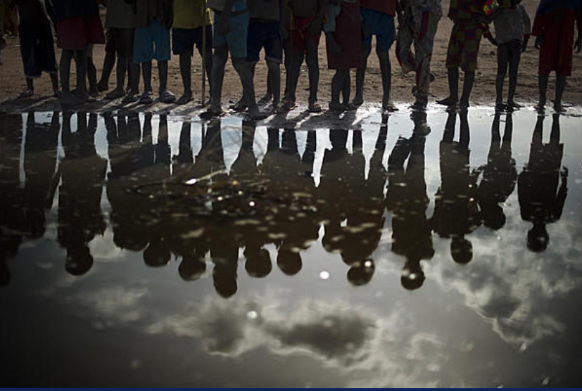 ZamaHRW's tweet photo. Countries are working towards a NEW treaty on #CrimesAgainstHumanity that could criminalize recruitment and use of children. 

This new paper from @PrincetonLISD explains why they should: https://t.co/6ftalmD5YJ 
@JanineMorna @lauraperez1966 https://t.co/1Bn2suA0Kb