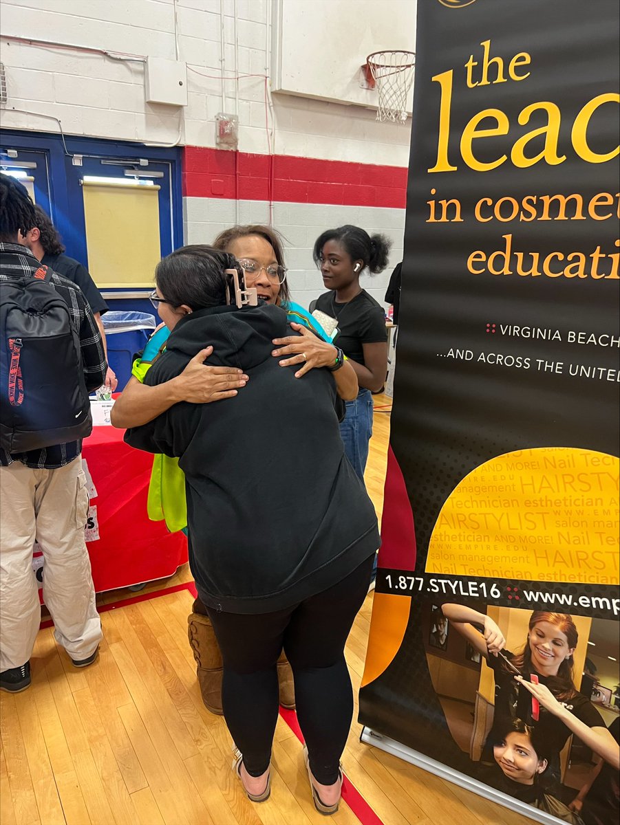 KHS_Chiefs's tweet photo. EEE Success &amp; Dreams Realized!! ⭐️ Elizabeth Ortiz secured a $1,000 scholarship from Empire Beauty School on Virginia Beach Blvd 💇‍♀️💰at our EEE Career and College Fair this past week and it gets even better… Mrs. Alyssa Flowers Lane, representing Empire, is a proud KHS alum! https://t.co/y5wRhv1iOG