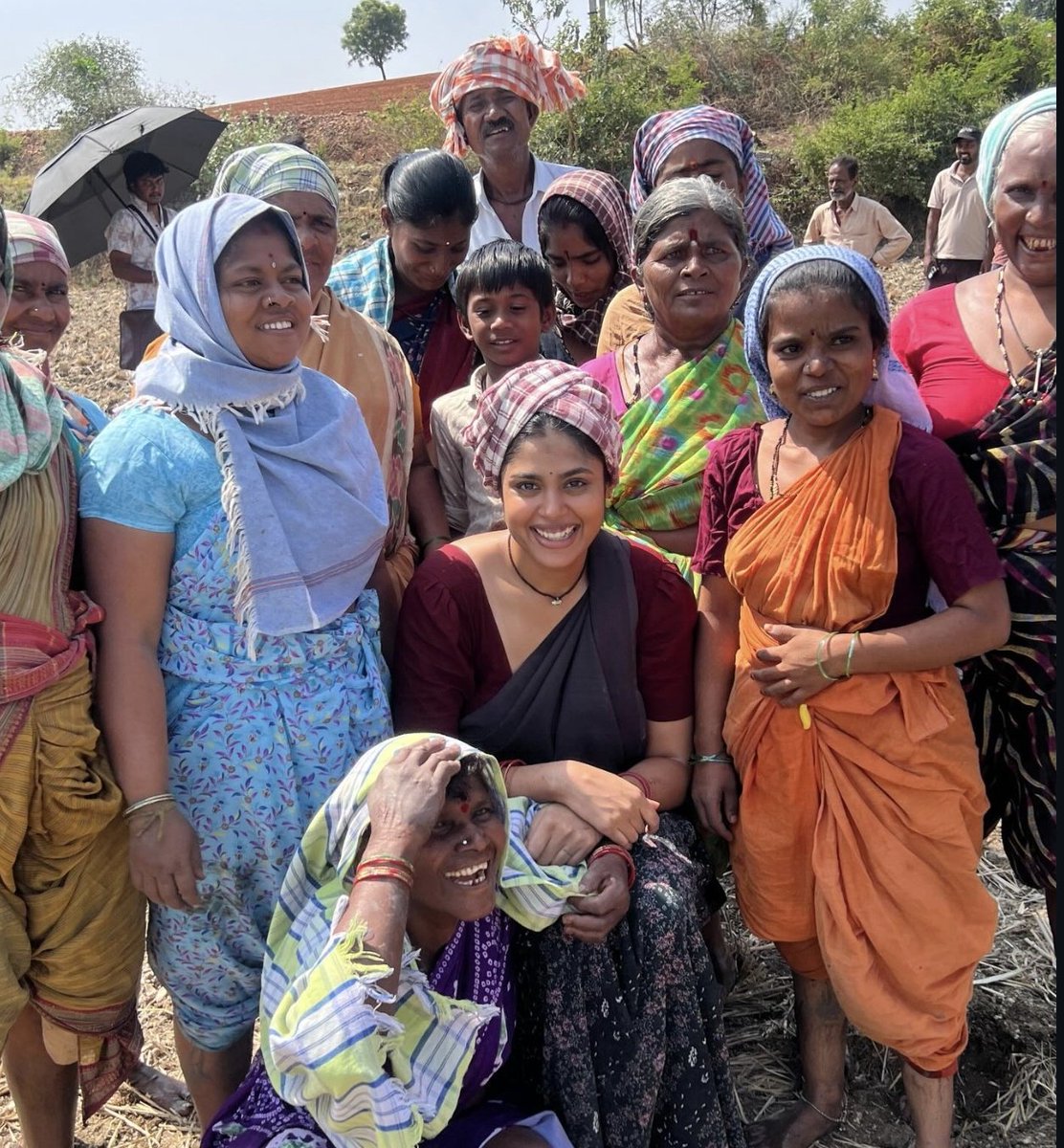 GetsCinema's tweet image. #fariaabdullah - LOOKS LIKE A PERFECT VILLAGE GIRL - in UpComing #Telugu Film.