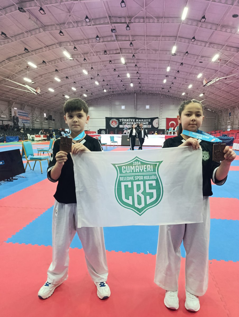 Antalya Kemer’de Düzenlenen Minik Yıldızlar Türkiye Karate Şampiyonası’nda Cumayeri Belediye Sporcularımızdan İki Bronz Madalya! 🥉🥋cumayeri.bel.tr/detay/97/sporc…