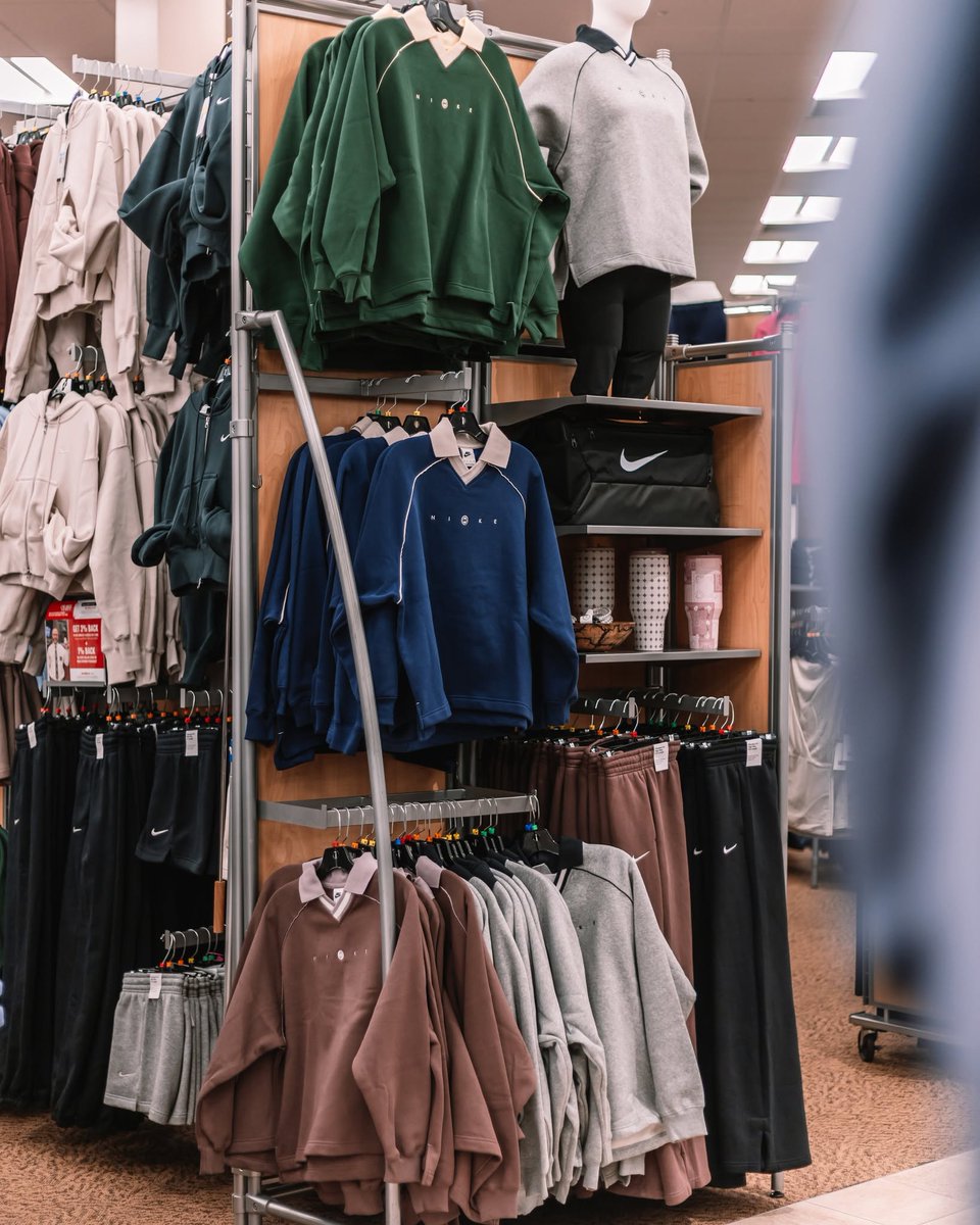 CaminoTV's tweet photo. les dernières pièces Nike en promo qu'on a kiffé 🤝

jersey hockey https://t.co/1HOu4RMzuL 48€ 6̶0̶€̶
polo https://t.co/g0njjM2KCA 52€ 6̶5̶€̶
chaussettes x3 https://t.co/p2YKeaj3GV 13€ 1̶6̶€̶
moto2k https://t.co/U0MHBrrg38 104€ 1̶3̶0̶€̶
jogging droit https://t.co/SOZ8IvAK9o 42€ 6̶0̶€̶