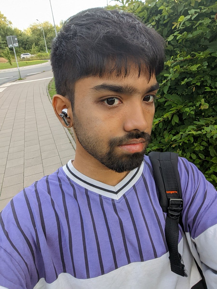 𝓐𝓱𝓷𝓪𝓯 tweet media