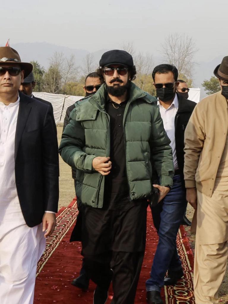 یہ صرف ایک انتخاب نہیں، پاکستان کی روایتی کھیلوں کی عالمی سطح پر پہچان ہے۔
صاحبزادہ سلطان محمد علی صاحب کو ITPF Board میں منتخب ہونے پر لاکھوں دل مبارکباد پیش کرتے ہیں۔
#PakistanSports
#PakistanRisesGlobally
#SultanWinsITPF