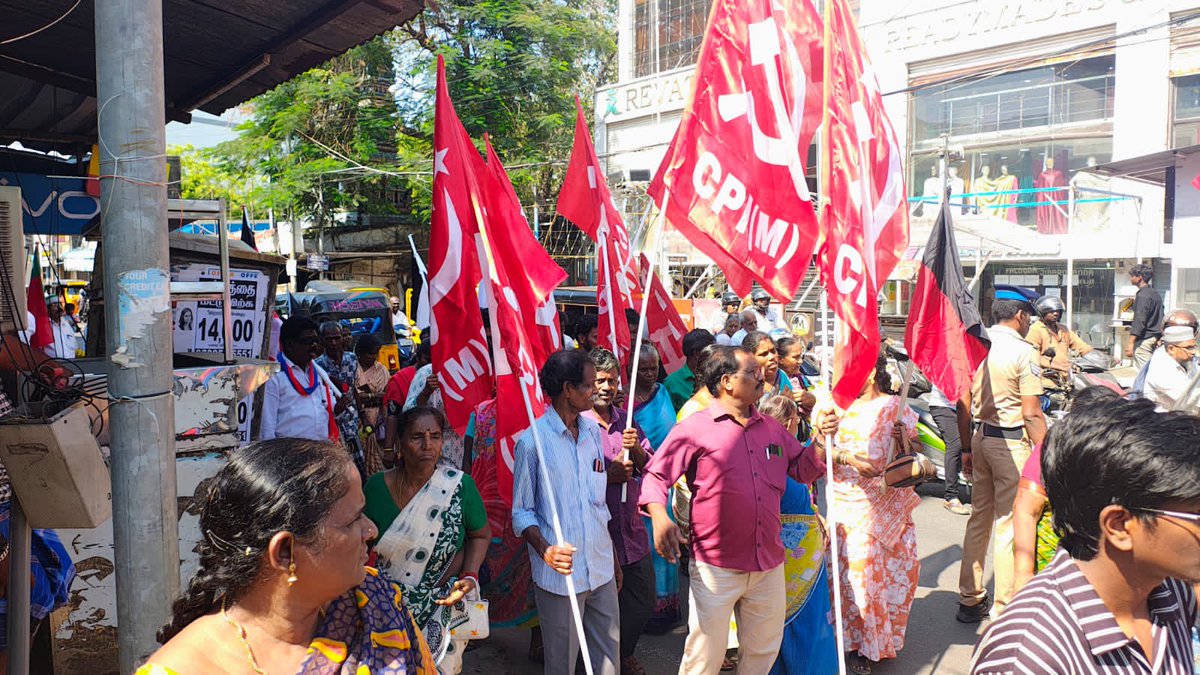 CPerambur41824's tweet photo. மதச்சார்பற்ற முற்போக்கு கூட்டணியின் பெரம்பூர் தொகுதி திமுக வேட்பாளர் திரு R D சேகர் அவர்களுக்கு 44வது வட்டம் எஸ் ஆர் டி கடை அருகில் இன்று வாக்கு சேகரிப்பு பிரச்சாரம் நடைபெற்றது. https://t.co/oiUELaN2lu